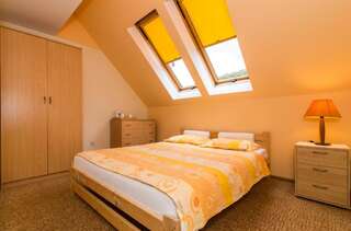 Отели типа «постель и завтрак» Villa Kaprys Кудова-Здруй Двухместный номер с 1 кроватью или 2 отдельными кроватями-18